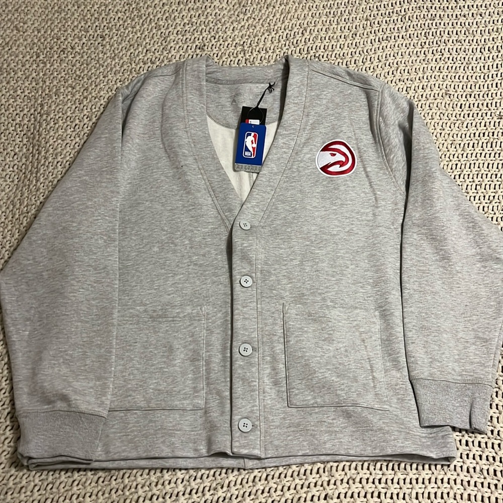 Atlanta Hawks Men’s Large Victory Cardigan